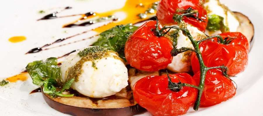 Tartine d'aubergine, tomate et mozzarella