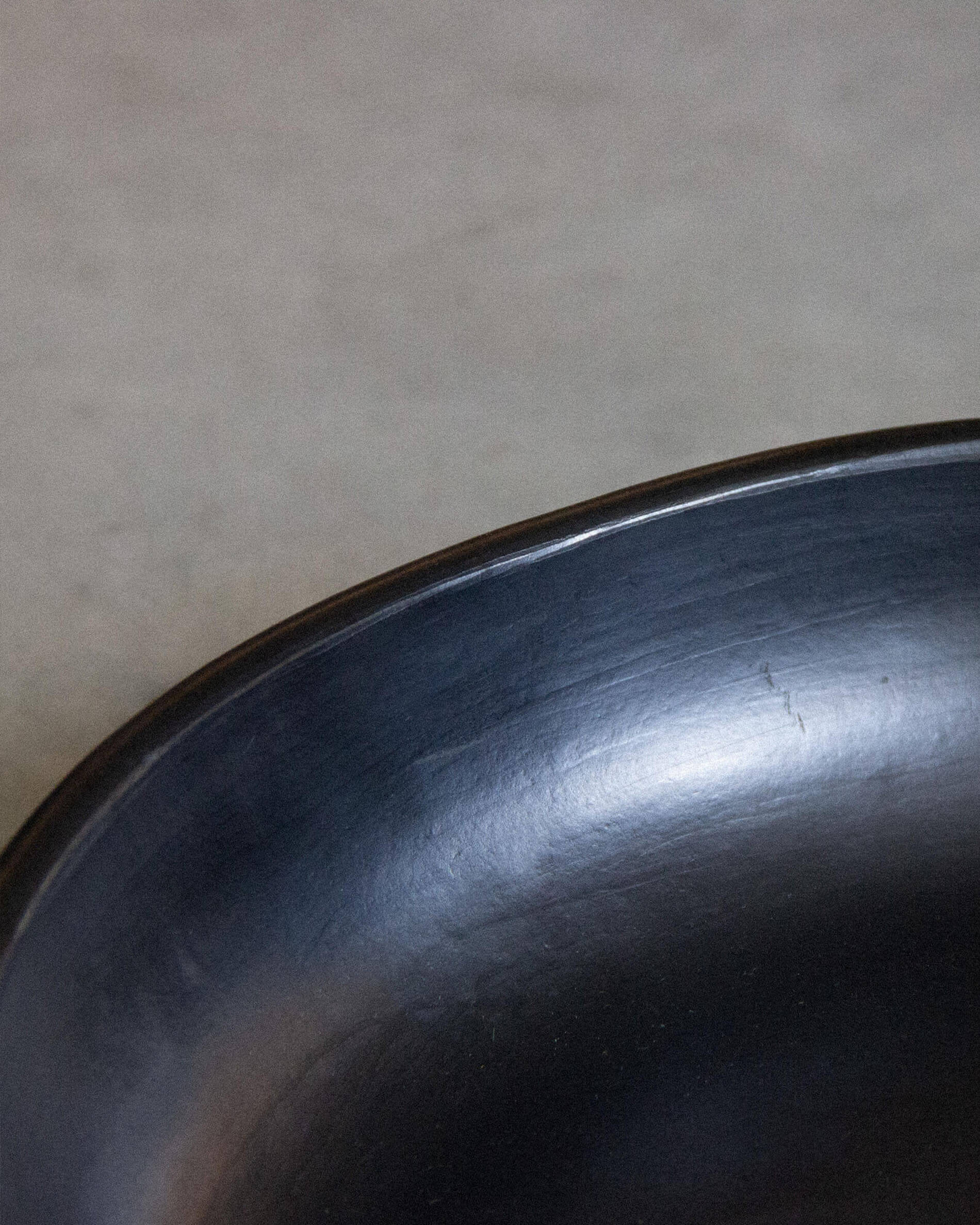 Prato de barro preto Chamba