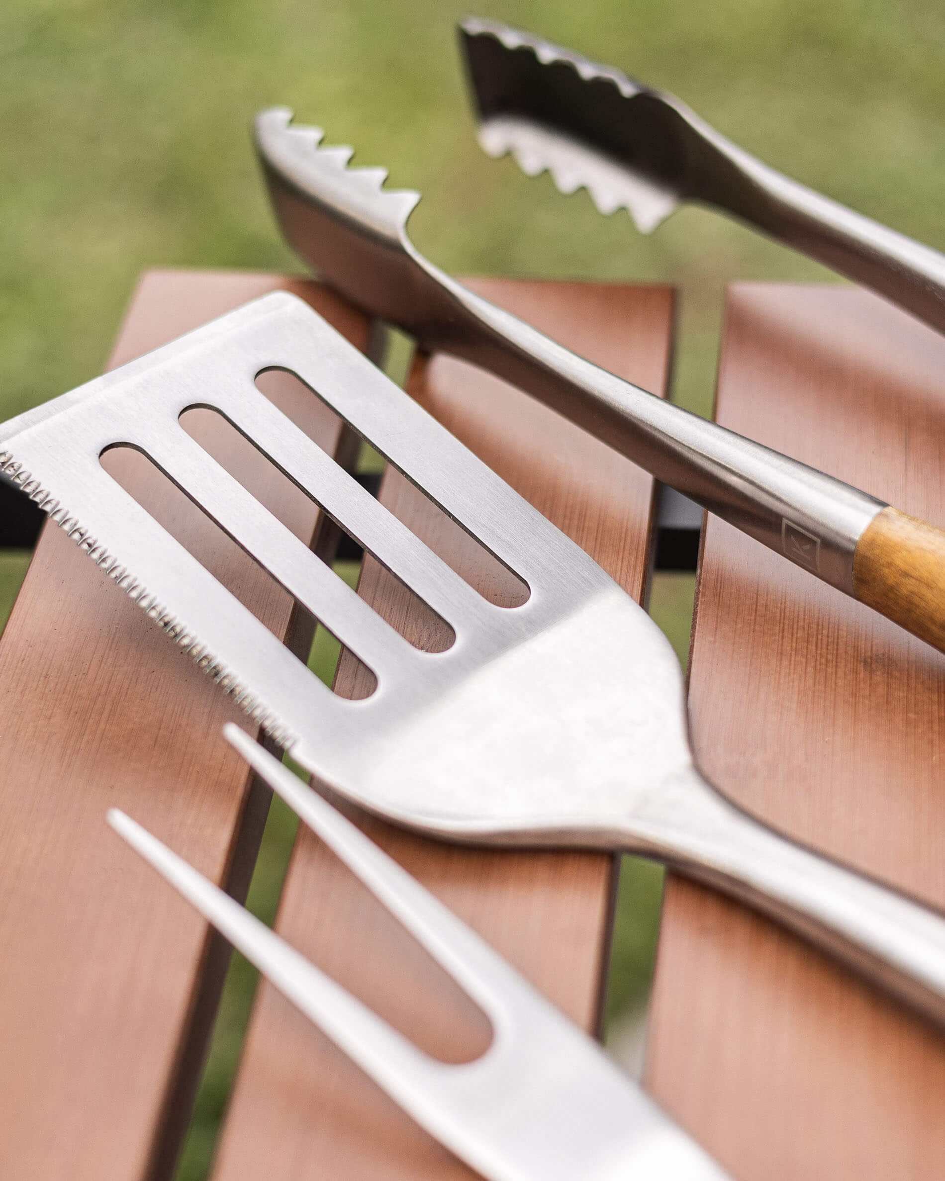 Utensílios em inox e bambu