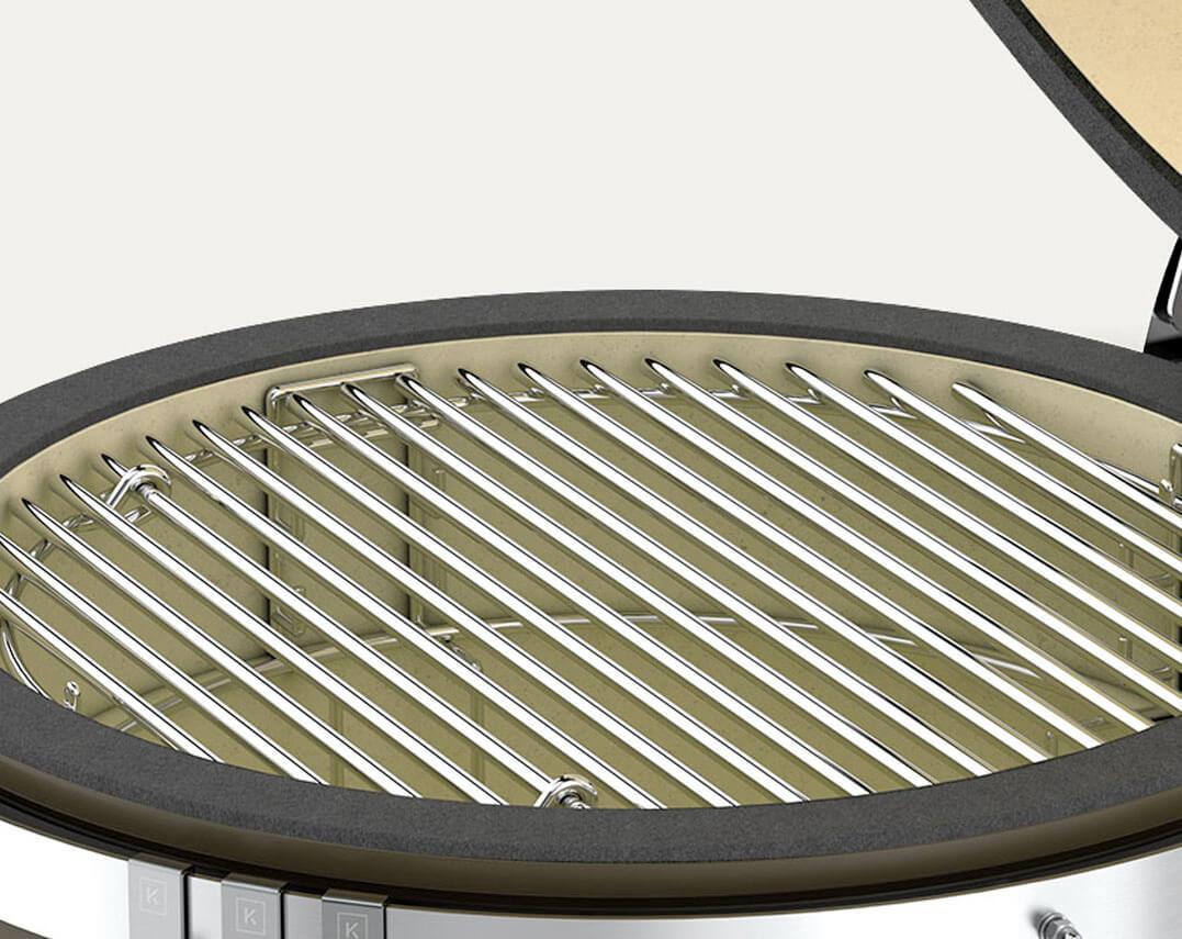 Grelha de cozedura em inox do kamado Kokko nova edição, destacando o material e a superfície de cozedura.