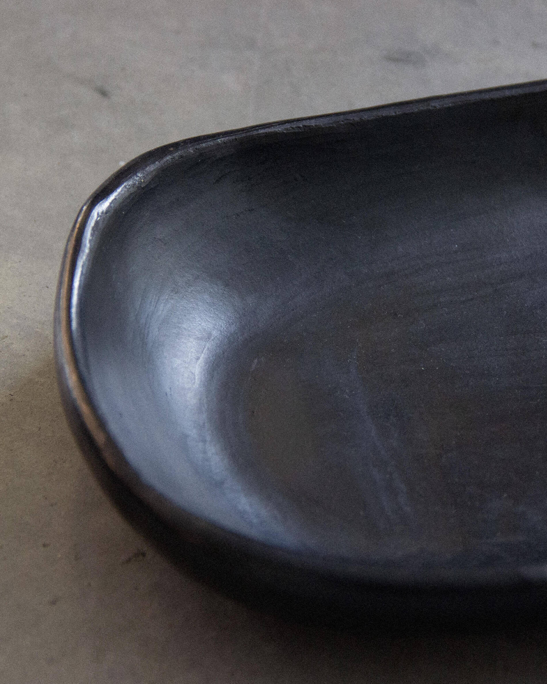 Forma para bolo em barro preto Chamba